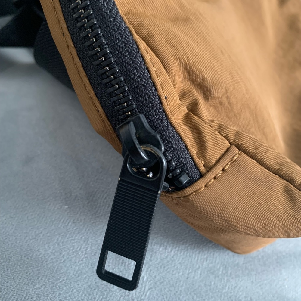 Lululemon Everywhere Belt Bag OG Burnt Caramel - Picture 8 of 15